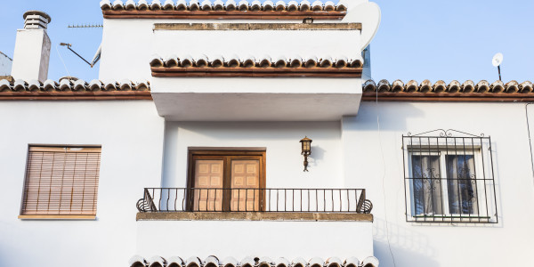 Pintar Fachadas de Casas Unifamiliares / Chalets en Parla · Pinturas Especiales Anticorrosivas y de Alta Resistencia