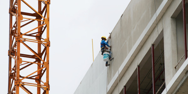 Trabajos Verticales en Fachadas de Edificios / Viviendas en Parla · Pintar Edificios de Construcción de Obra Nueva